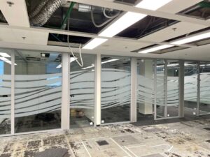 Установка декоративной пленки с плоттерной резкой